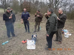 Bohužel, fotograf se nejprve věnoval konzumaci a na focení si vzpomněl, když byla většina spotřebována.